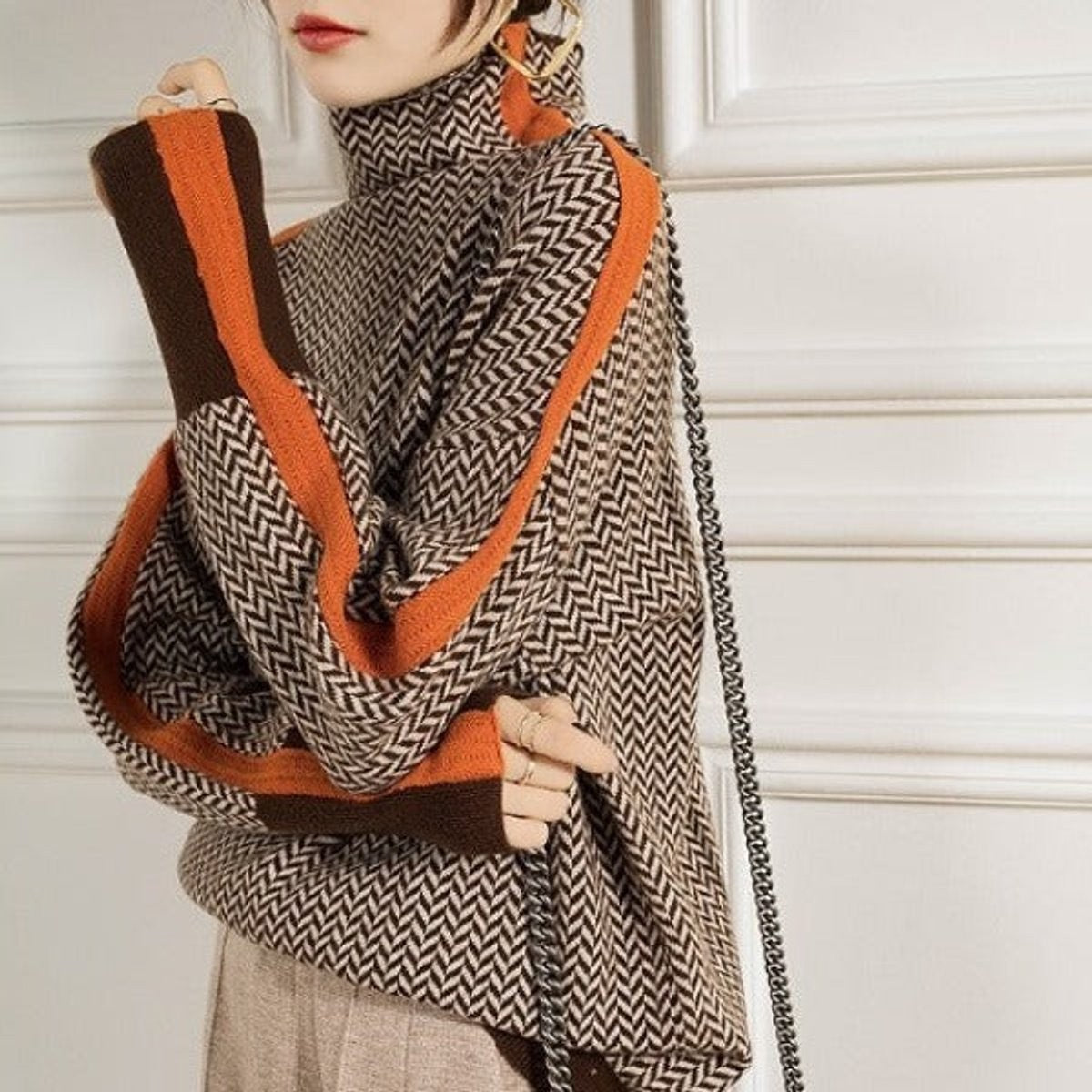 Agathe | Pull Oversize Femme Tissage Chevrons Col Roulé Liseré Contrasté - Orange