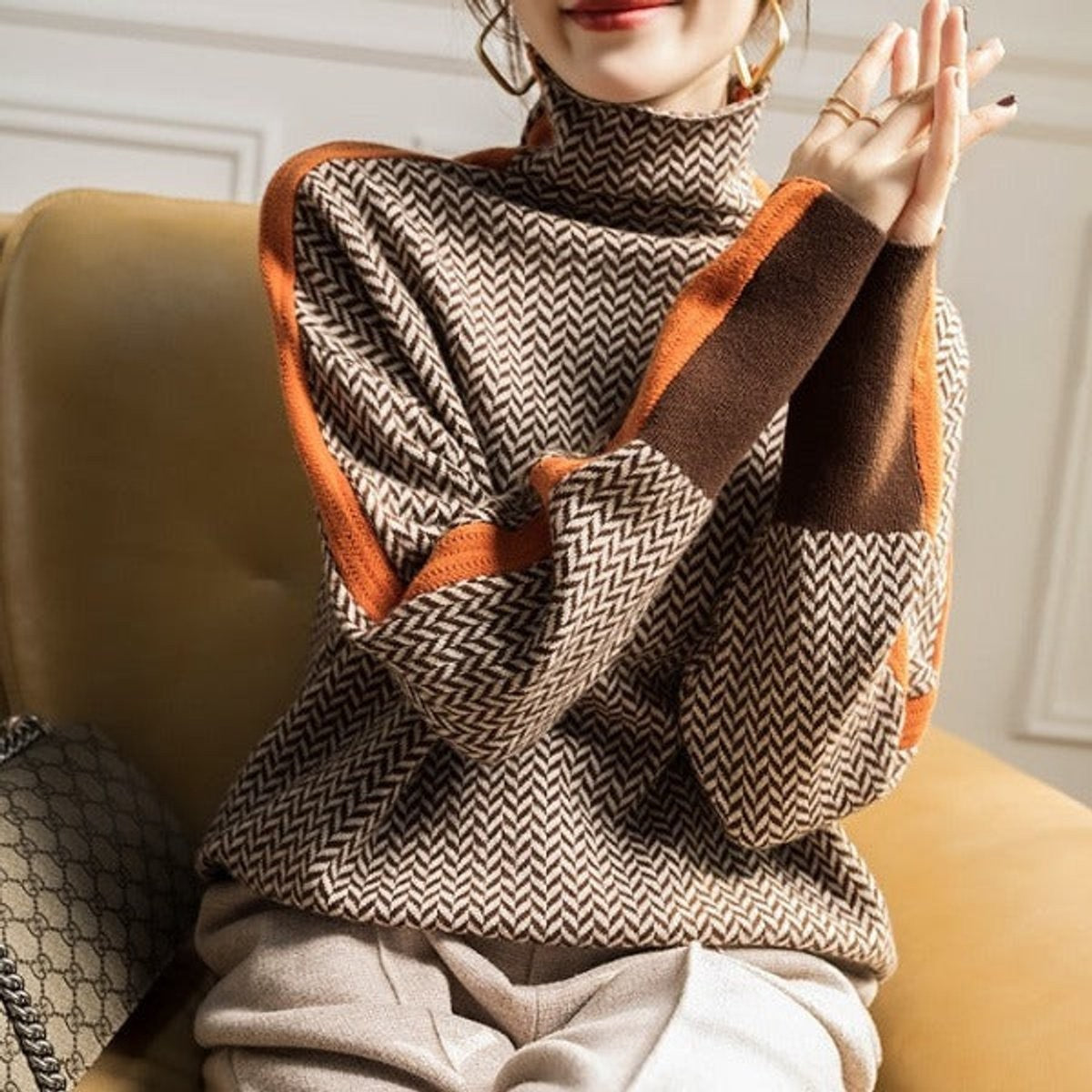 Agathe | Pull Oversize Femme Tissage Chevrons Col Roulé Liseré Contrasté - Orange