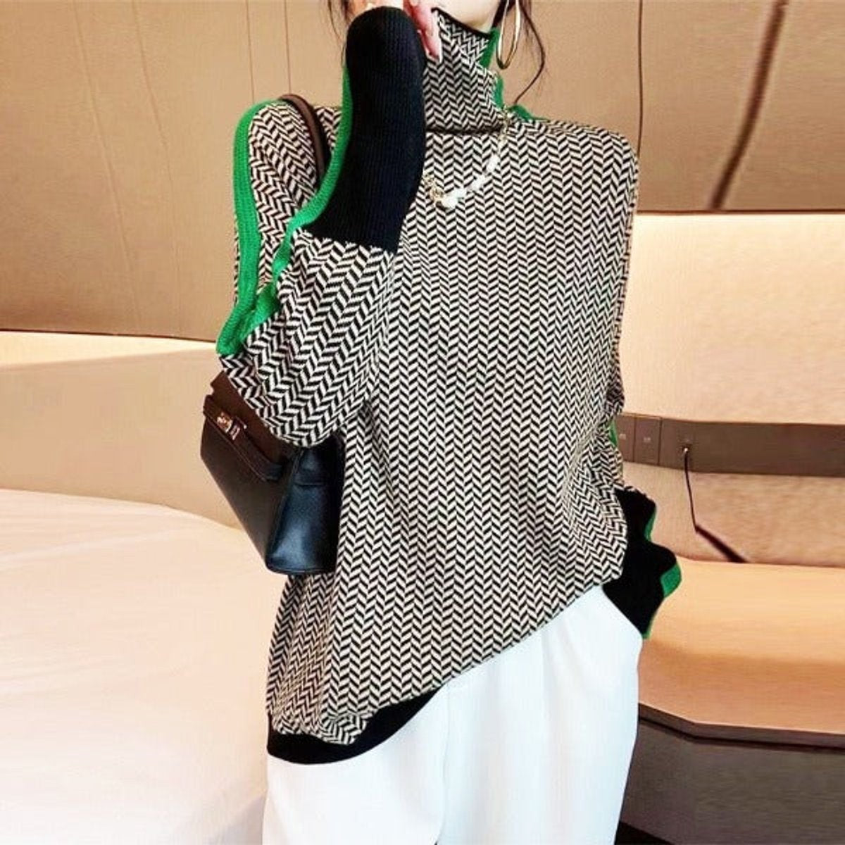 Agathe | Pull Oversize Femme Tissage Chevrons Col Roulé Liseré Contrasté - Vert