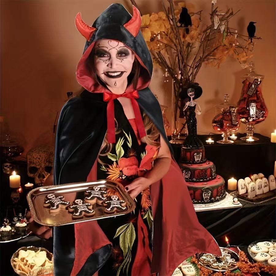 Camille | Déguisement Halloween Femme Cape à Capuche Cornes Lacets Rouges - Rouge