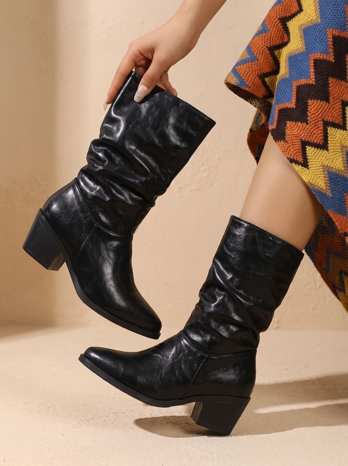 Charlotte | Bottines Femme Slouch simili-cuir Talon Large Pointe Arrondie - Noir