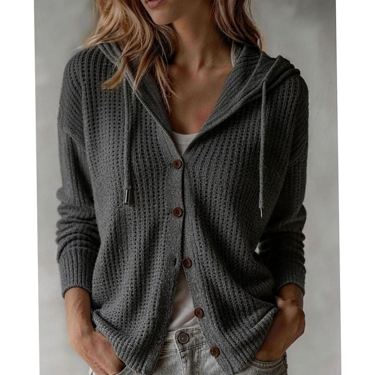 Chloe | Gilet pour Femme Coupe Décontractée Capuche Tricot Gaufré Boutons - Gris