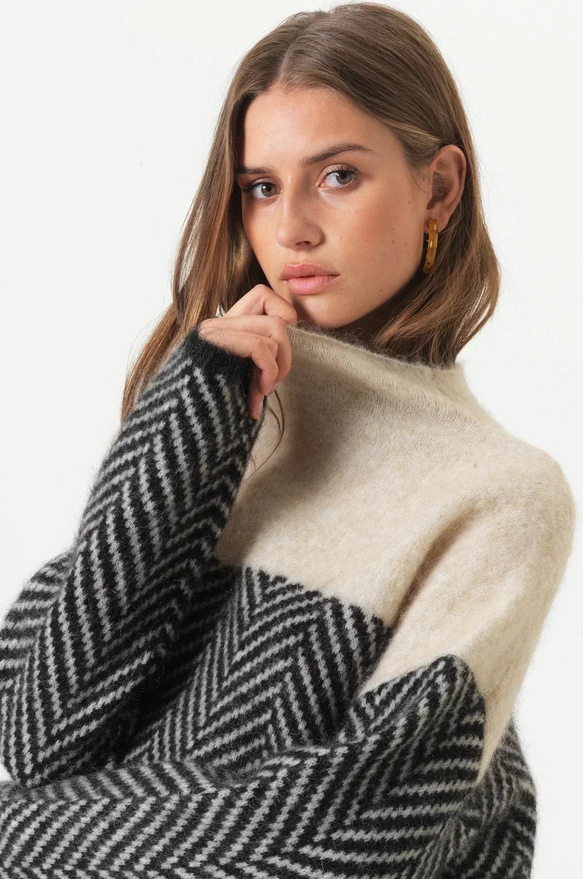 Chloe | Pull Femme Coupe Ample Col Montant Tricot - Marron