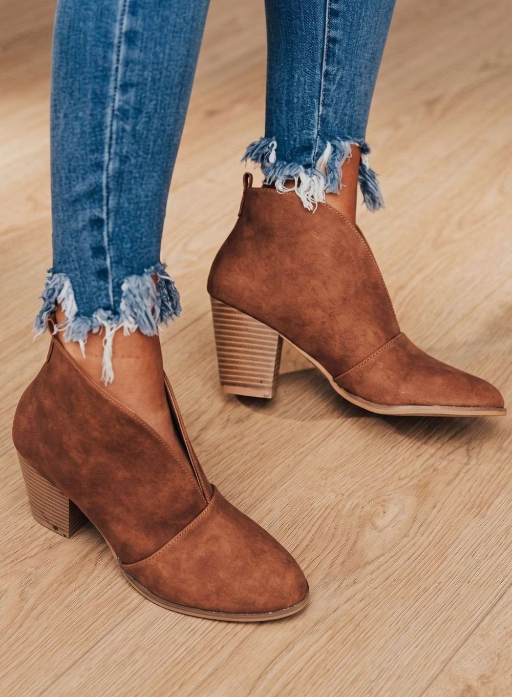 Clemence | Bottines Femme Bout Pointu Talon Bloc Découpe V Latérale - Marron