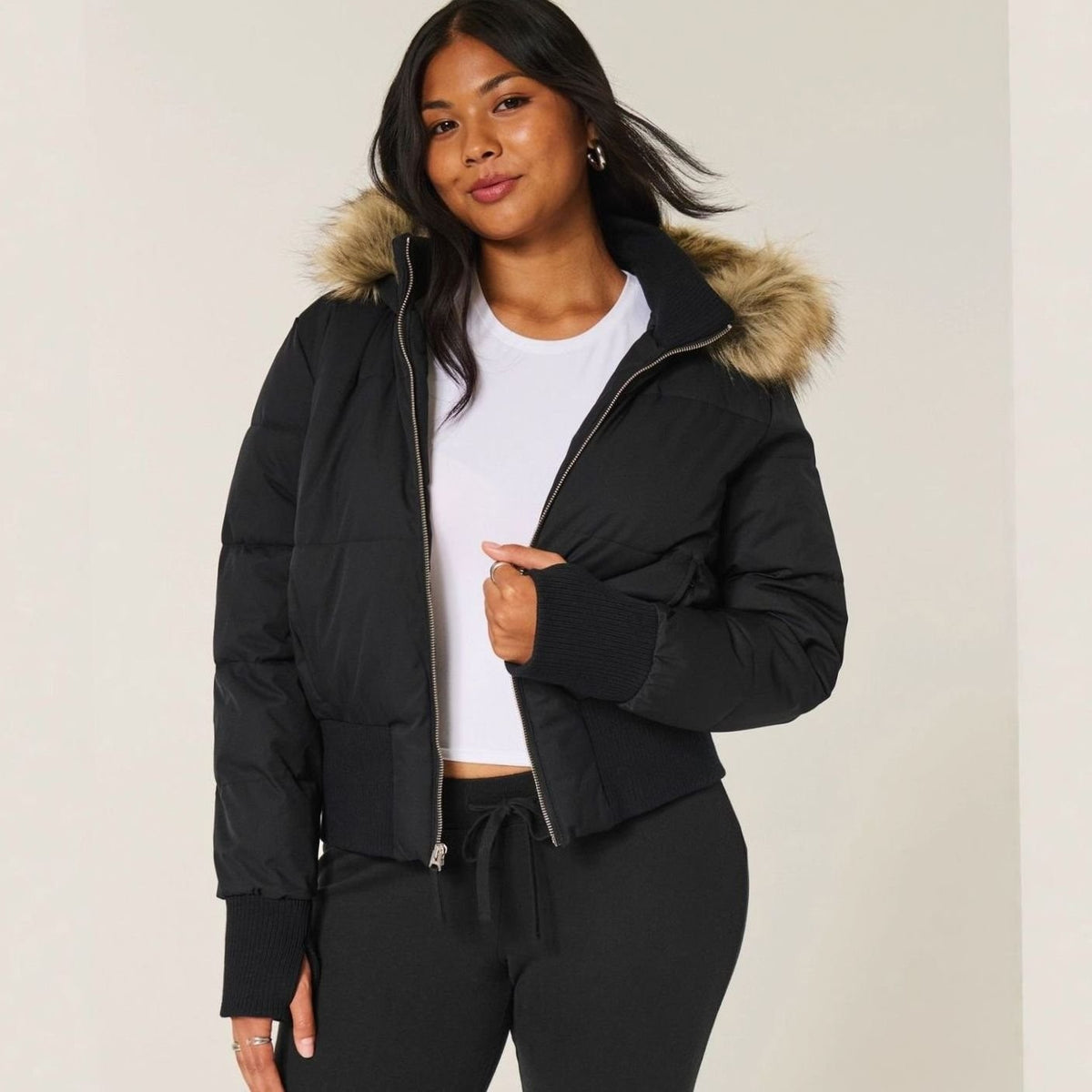 Clemence | Dames Veste Matelassée Courte Capuche Fourrure Synthétique Fermeture Éclair - Marron