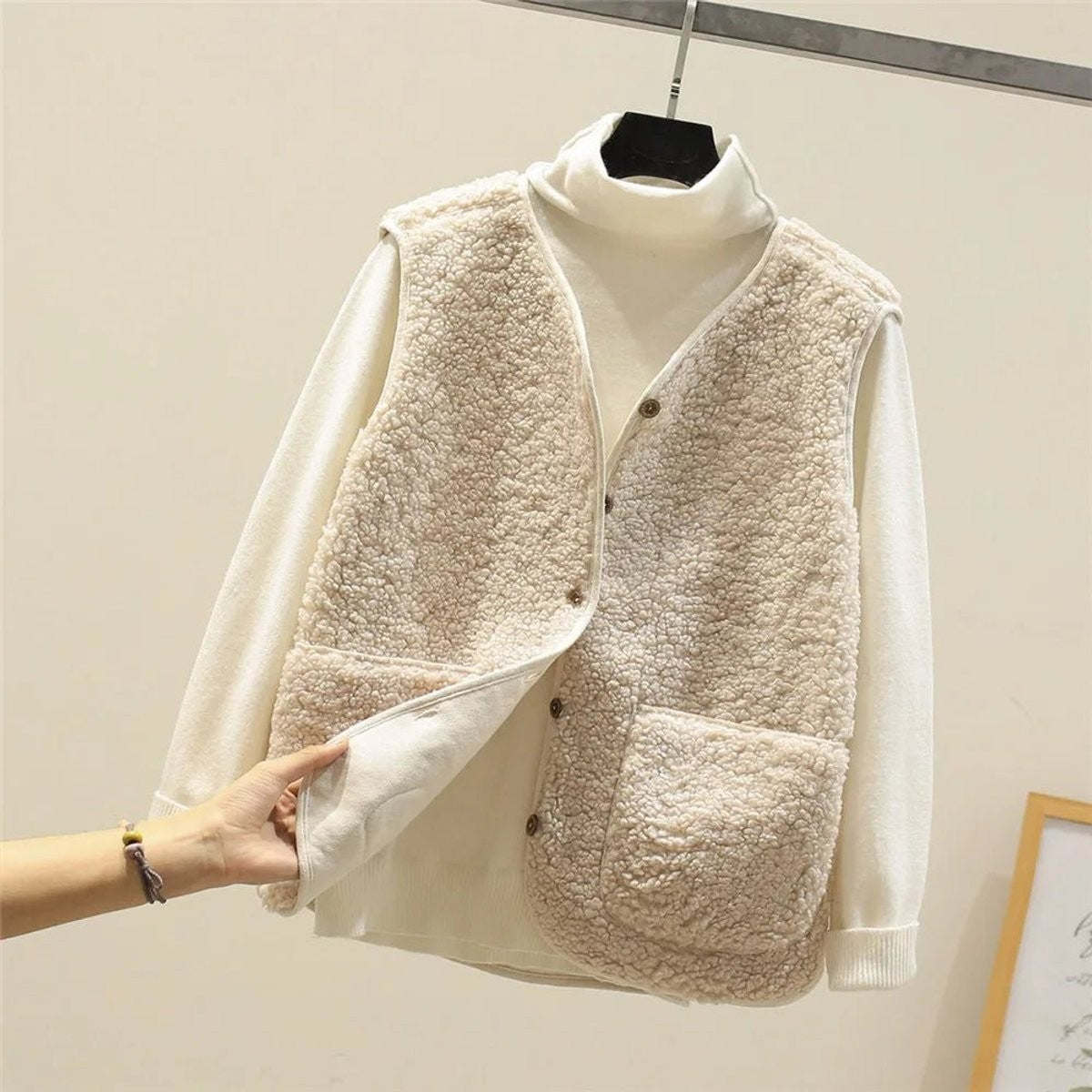 Emma | Dames Veste Polaire Réversible Col V Boutonnée Poches - Beige