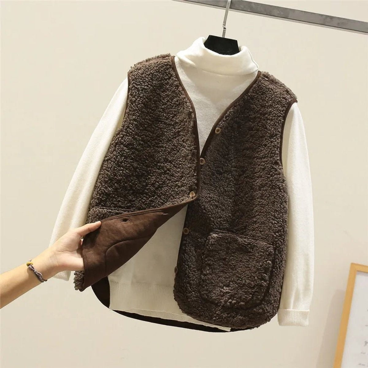 Emma | Dames Veste Polaire Réversible Col V Boutonnée Poches - Marron