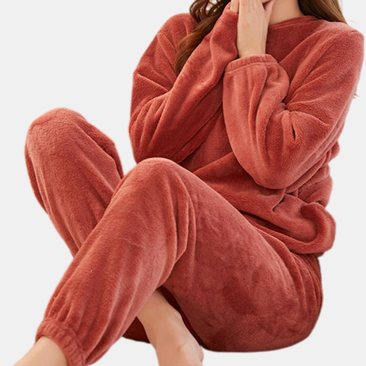 Eva | Pyjama Femme Polaire Coupe Décontractée Col Rond Deux-Pièces - Rouge