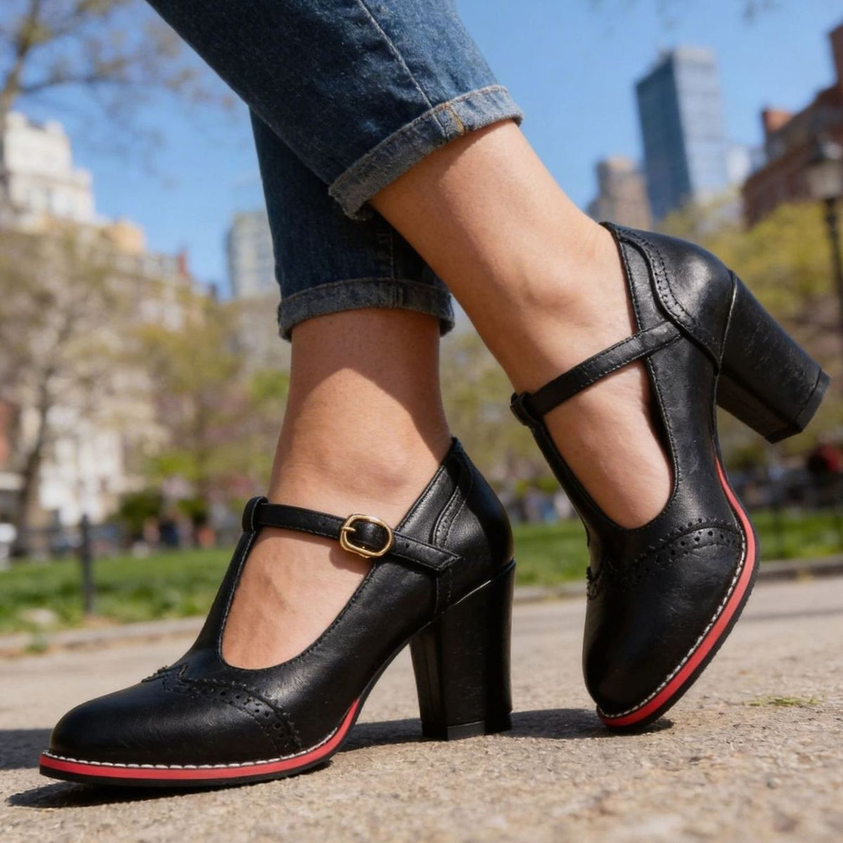 Ines | Escarpins pour Femme Perforé Talon Bloc Lanière T - Noir