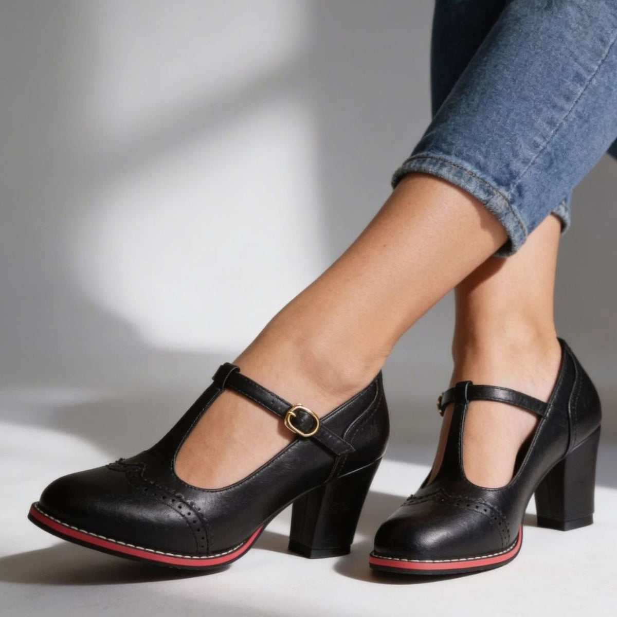 Ines | Escarpins pour Femme Perforé Talon Bloc Lanière T - Noir