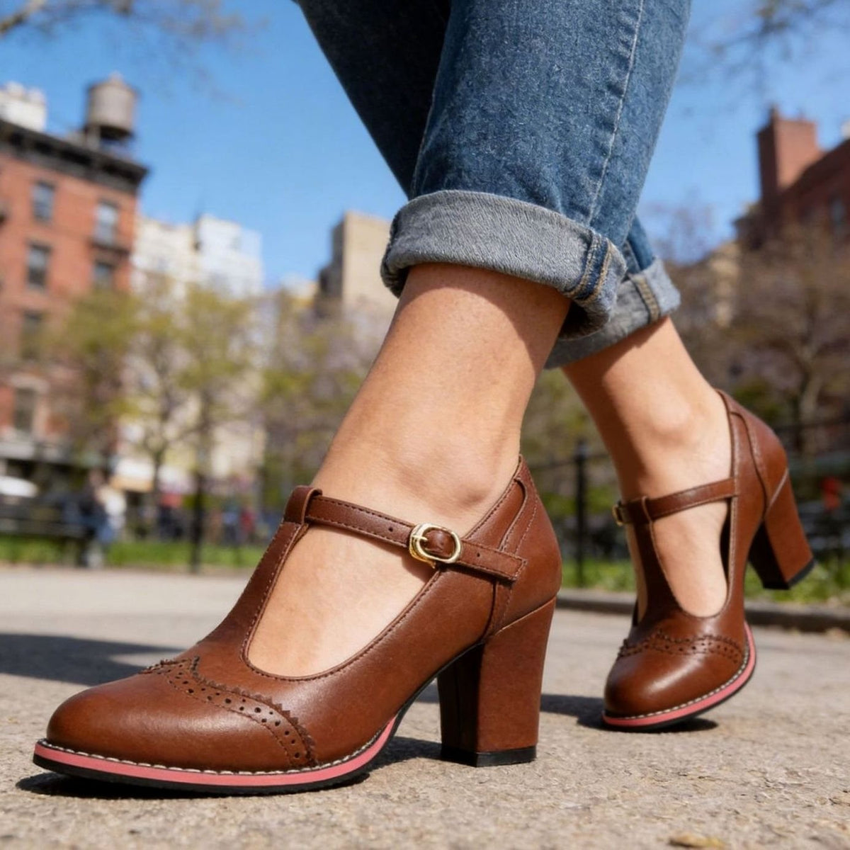 Ines | Escarpins pour Femme Perforé Talon Bloc Lanière T - Noir