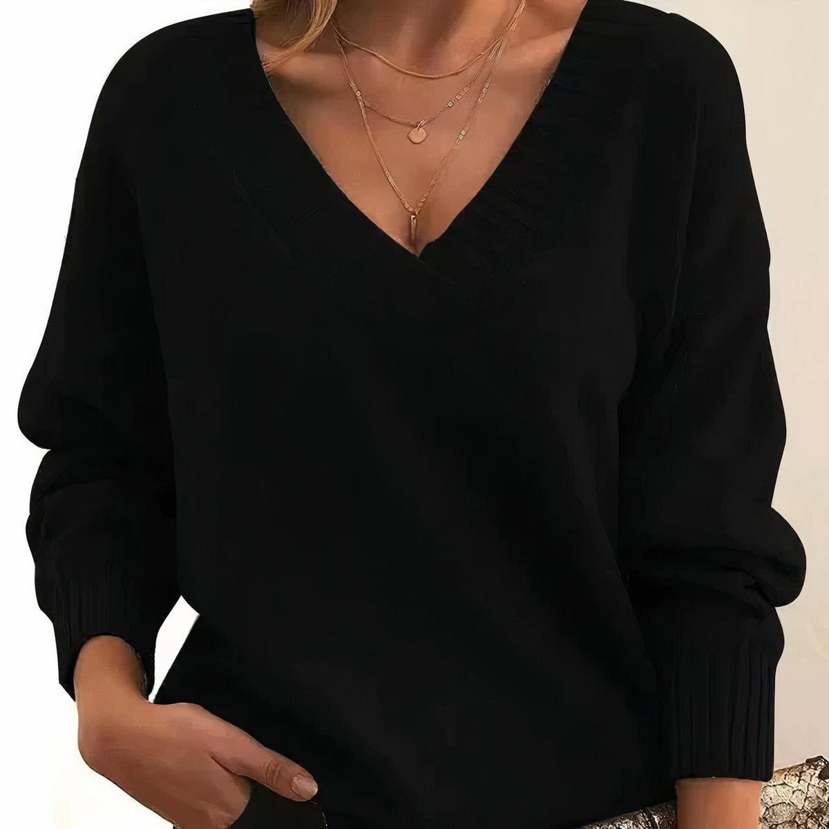 Jade | Pull pour Femme Coupe Ample Encolure V Profonde Manches Longues Côtes Affinées - Noir