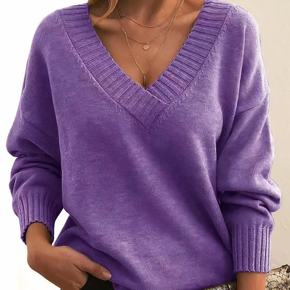 Jade | Pull pour Femme Coupe Ample Encolure V Profonde Manches Longues Côtes Affinées - Violet