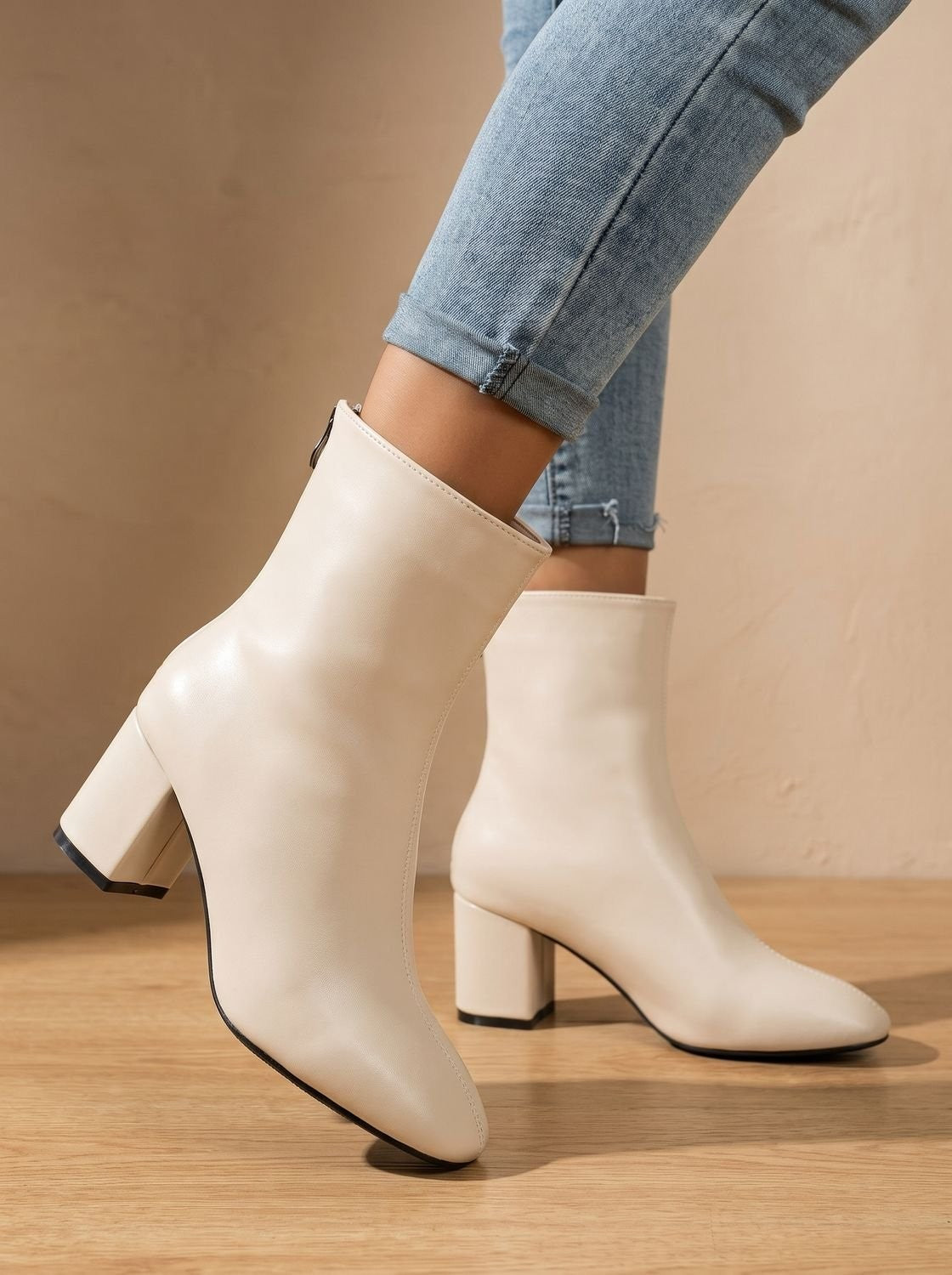 Lea | Bottines Femme simili-cuir Talon Large Bout Pointu Fermeture Latérale - Beige