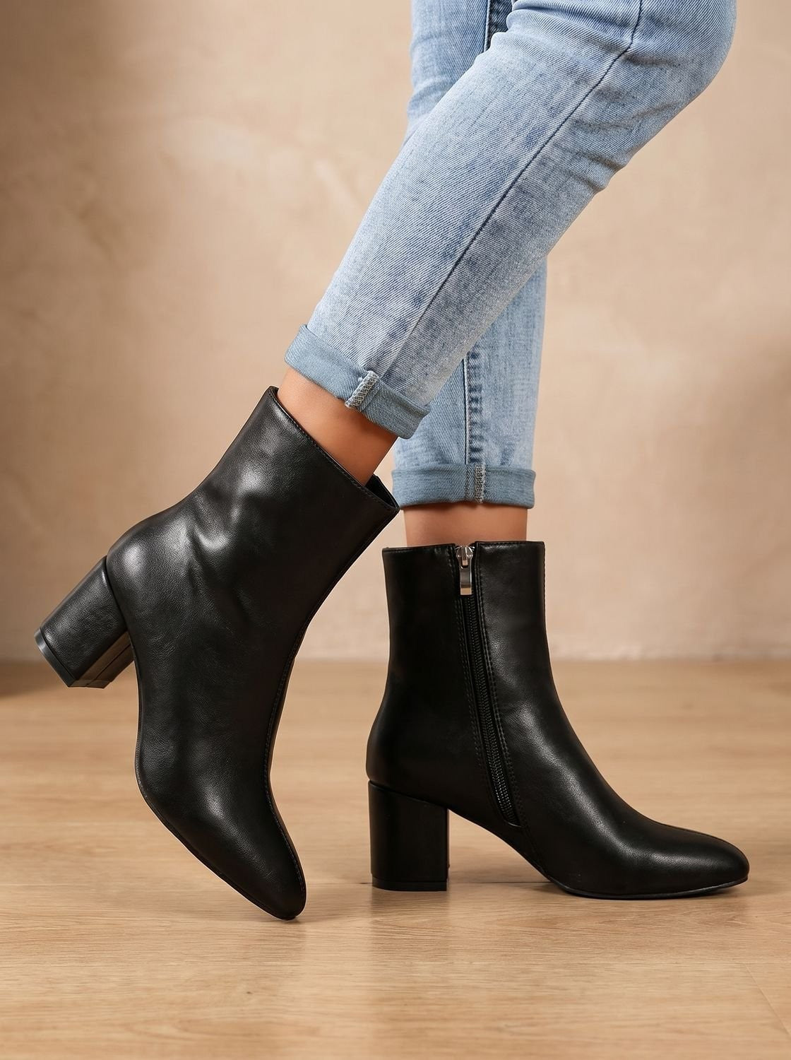 Lea | Bottines Femme simili-cuir Talon Large Bout Pointu Fermeture Latérale - Noir