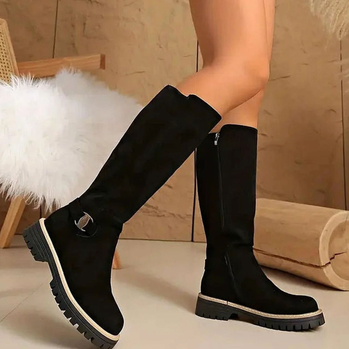 Lea | Dames Bottines Montantes Boucle Dorée Fermeture Éclair Semelle Crantée - Noir