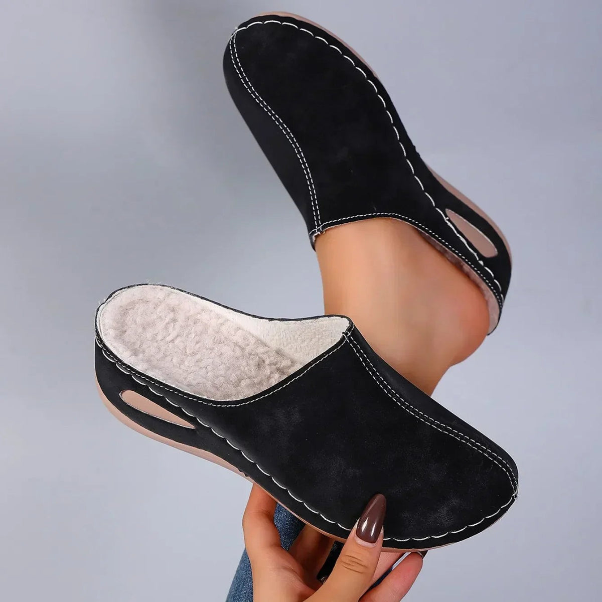 Lea | Dames Pantoufles Orthopédiques Enfilage Facile Semelle Plate Confortables - Noir
