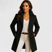 Lina | Manteau Femme Coupe Ajustée Revers Classique Boutons - Noir
