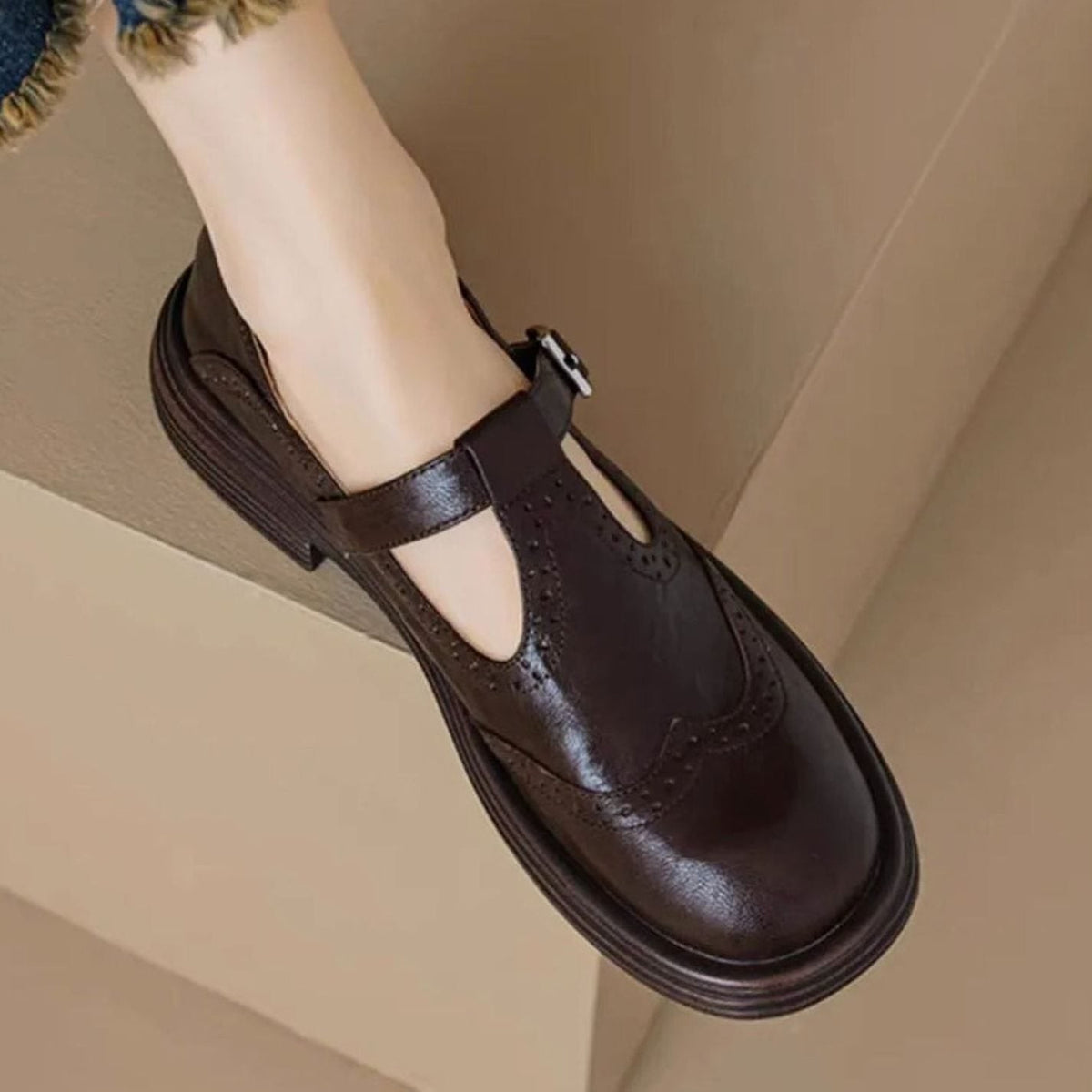 Louise | Chaussures Mary Jane pour Femme Bride T Perforations Brogue Plate - Marron