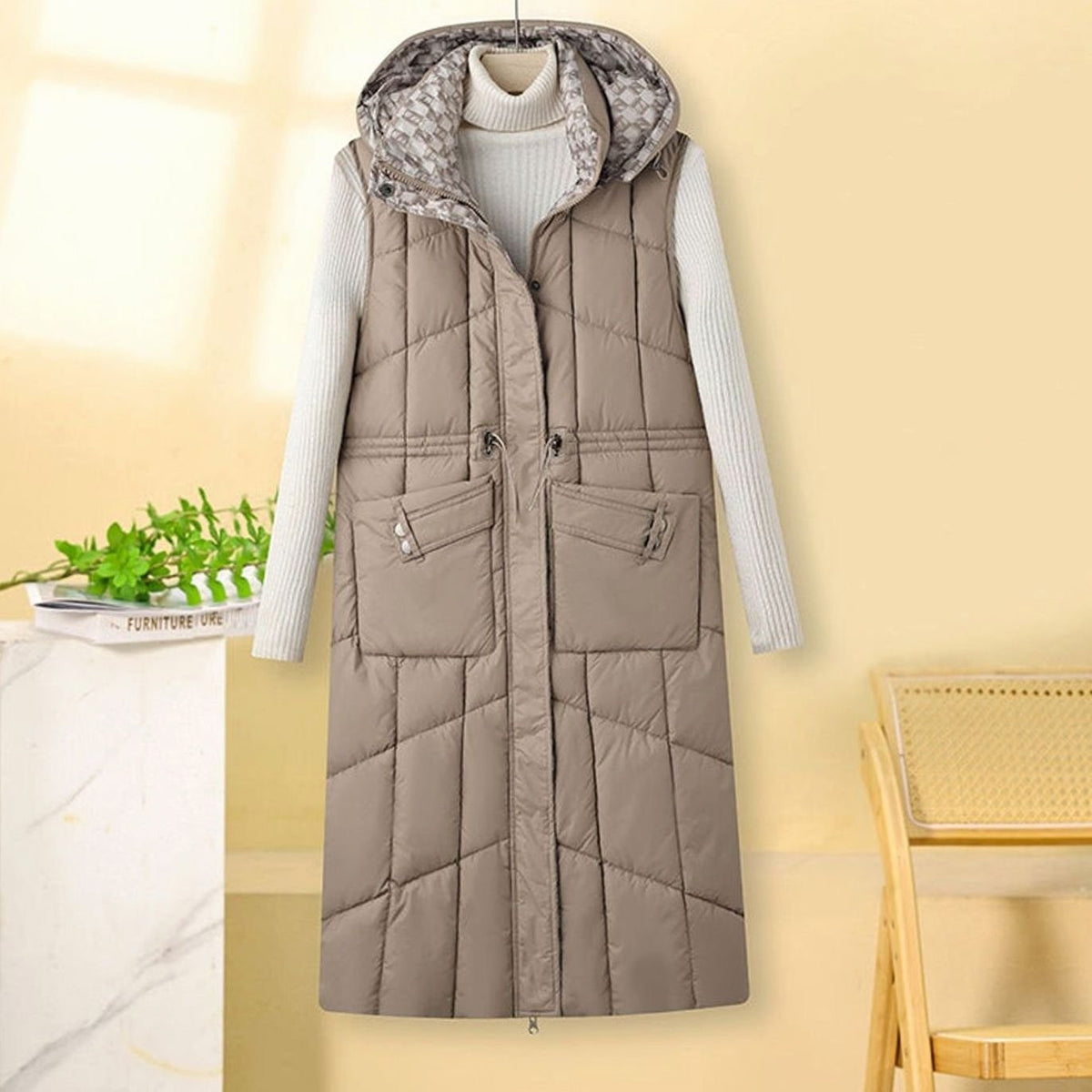 Manon | Gilet Long Matelassé à Capuche pour Femme Coupe Ample - Kaki