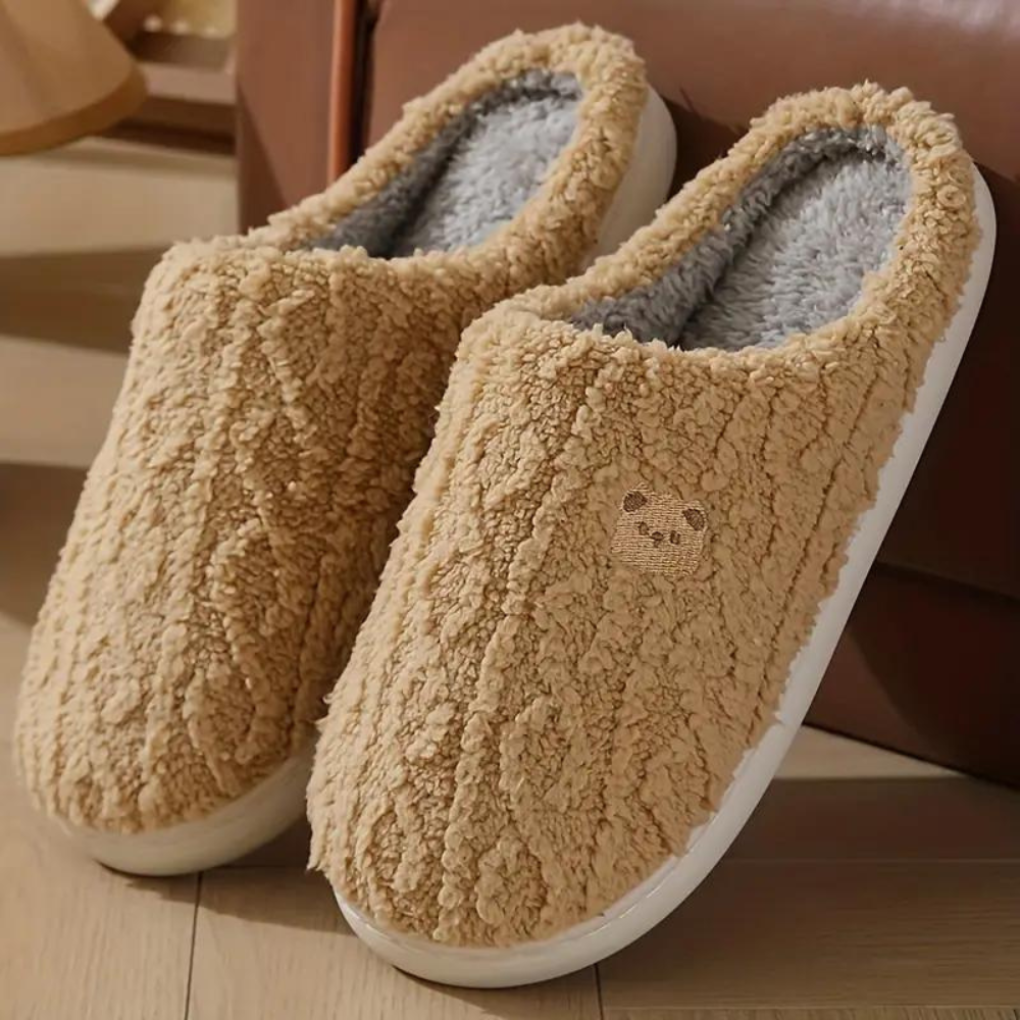 Margaux | Pantoufles pour Femme Peluche Forme Arrondie Détail Ornemental - Café