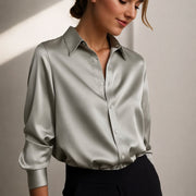 Sara | Dames Satijnen Blouse met Lange Mouwen en Knoopsluiting in Saliegroen - Groen
