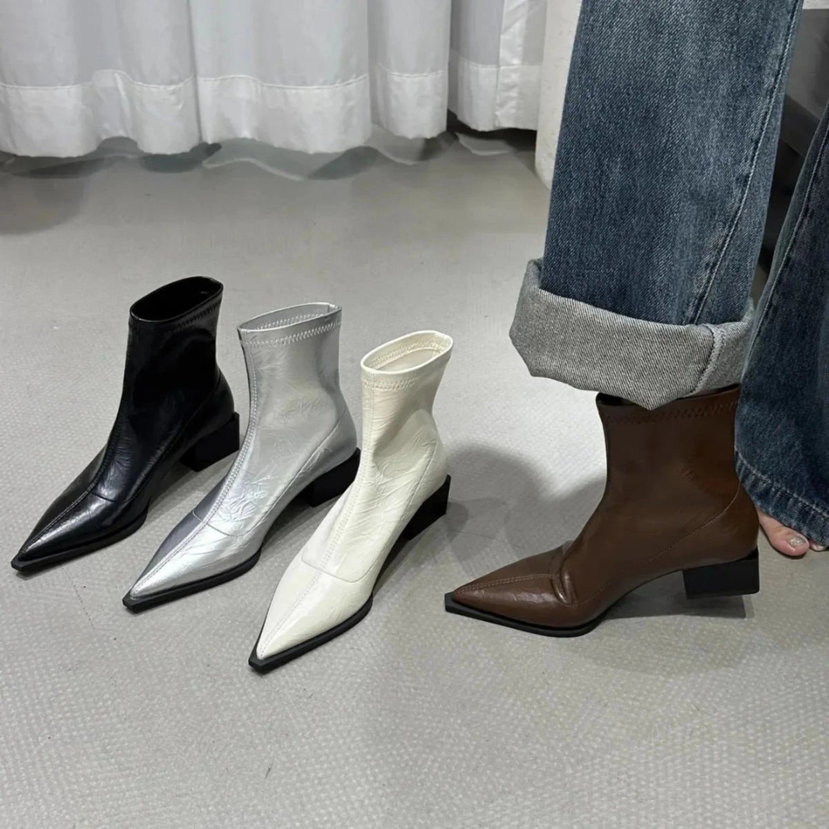 Zoe | Bottines pour Femme à Bout Pointu Talon Stable - Noir