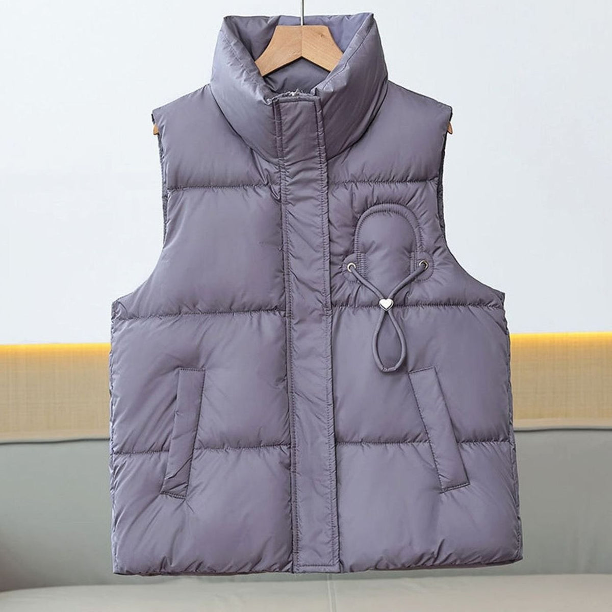 Zoe | Gilet Femme Matelassé Col Montant Coupe Courte Appliqué Cordonnet - Violet